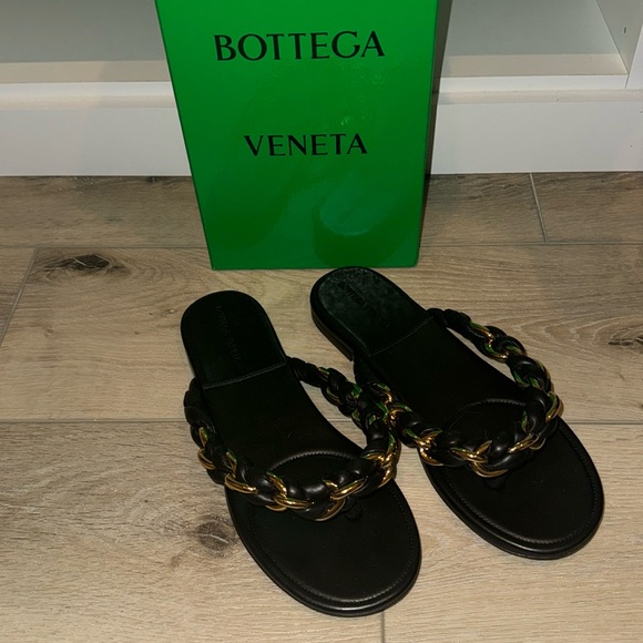 Bottega Veneta Dot Lagoon Chain Flat Sandals - Picture 2 of 4